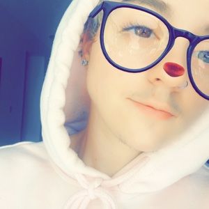 Meet your Posher, Zachary